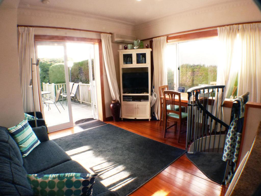 Arts Content Harbour View Apartment Macandrew Bay Bagian luar foto